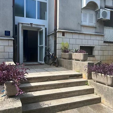 Apartament Apartman Njivice *