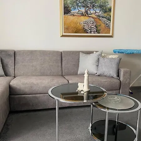 شقة Apartman Njivice