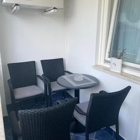 アパート Apartman Njivice