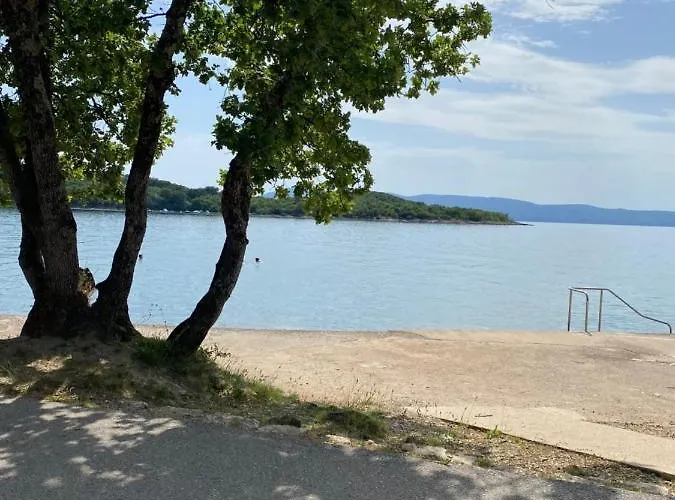 Apartman Njivice Appartamento