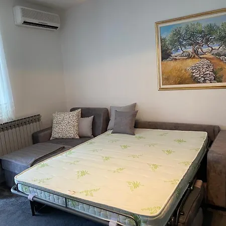 Apartman Njivice *