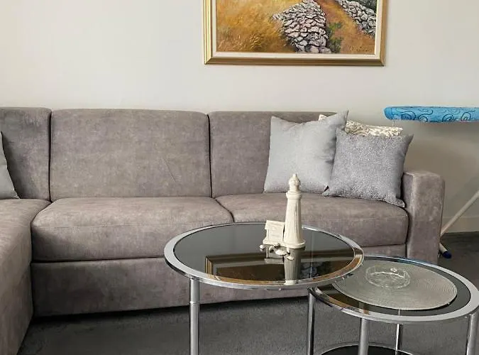 아파트 Apartman Njivice